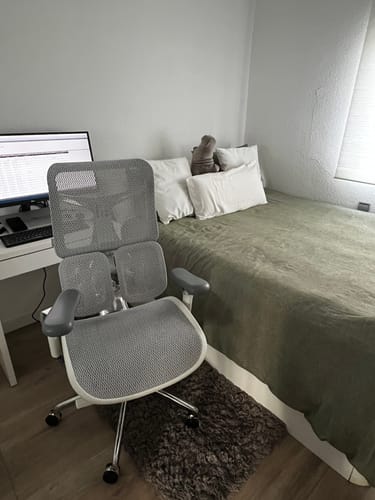 Customer photo review of Sihoo Doro S300 Gravity-Defying Ergonomic Chair