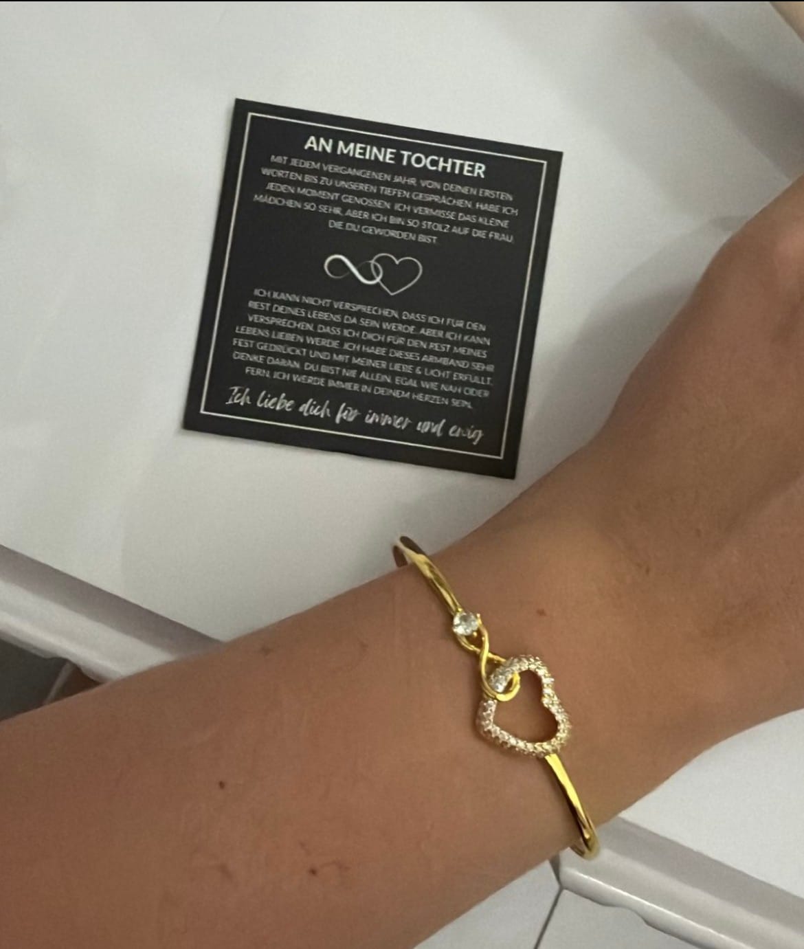 Customer photo review of An Meine Tochter – Ewigkeit Liebe Armband