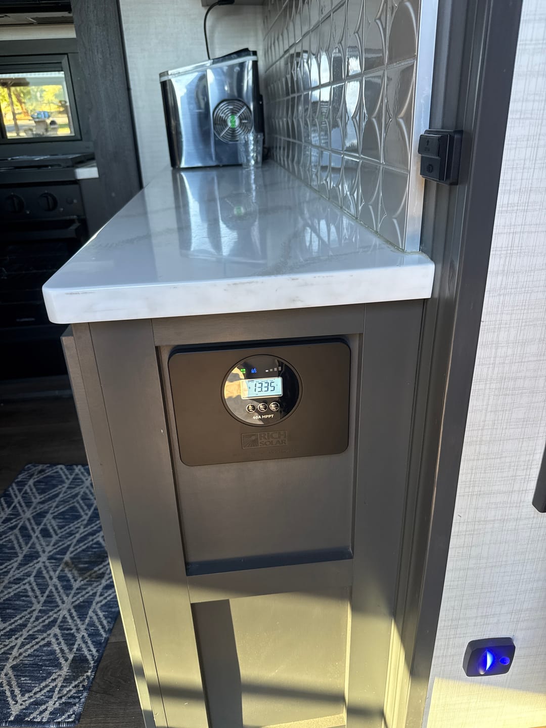 Customer photo review of BRAVO PRO 40 | Premium 40A 12V/24V MPPT Flush Mount Solar Controller for RVs, Trailers, Campers, Vans, Boats, Off-Grid