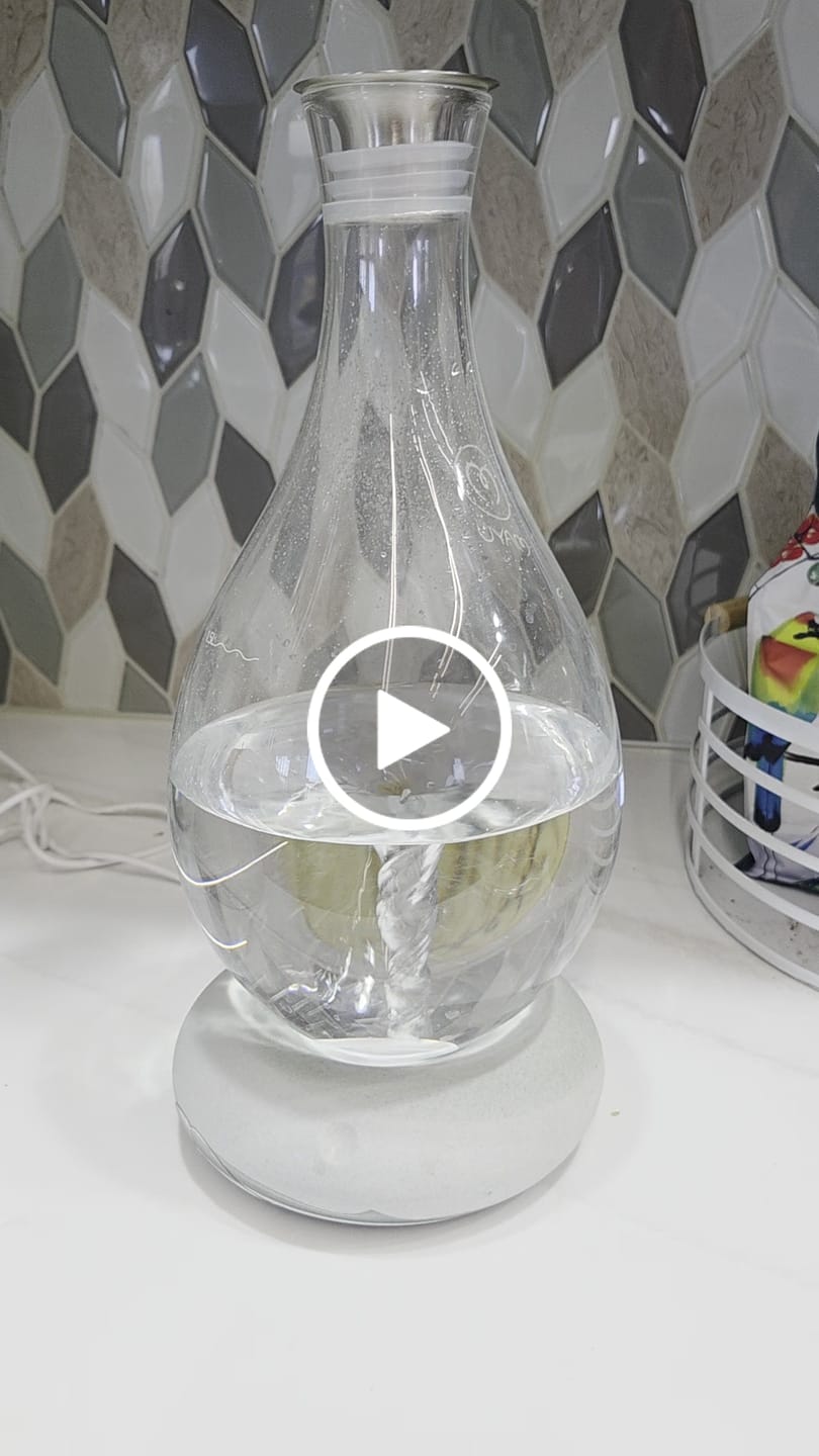 Customer video review of Swirl Structured Water Carafe