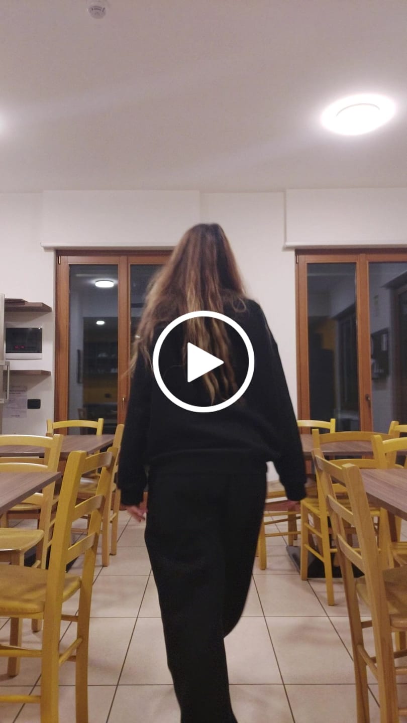 Customer video review of Crewneck Cropped Blanks 500GSM Black