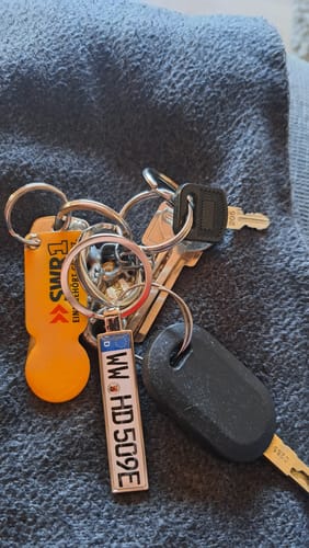 Customer photo review of Kennzeichen Schlüsselanhänger Mini Nummernschild Metall