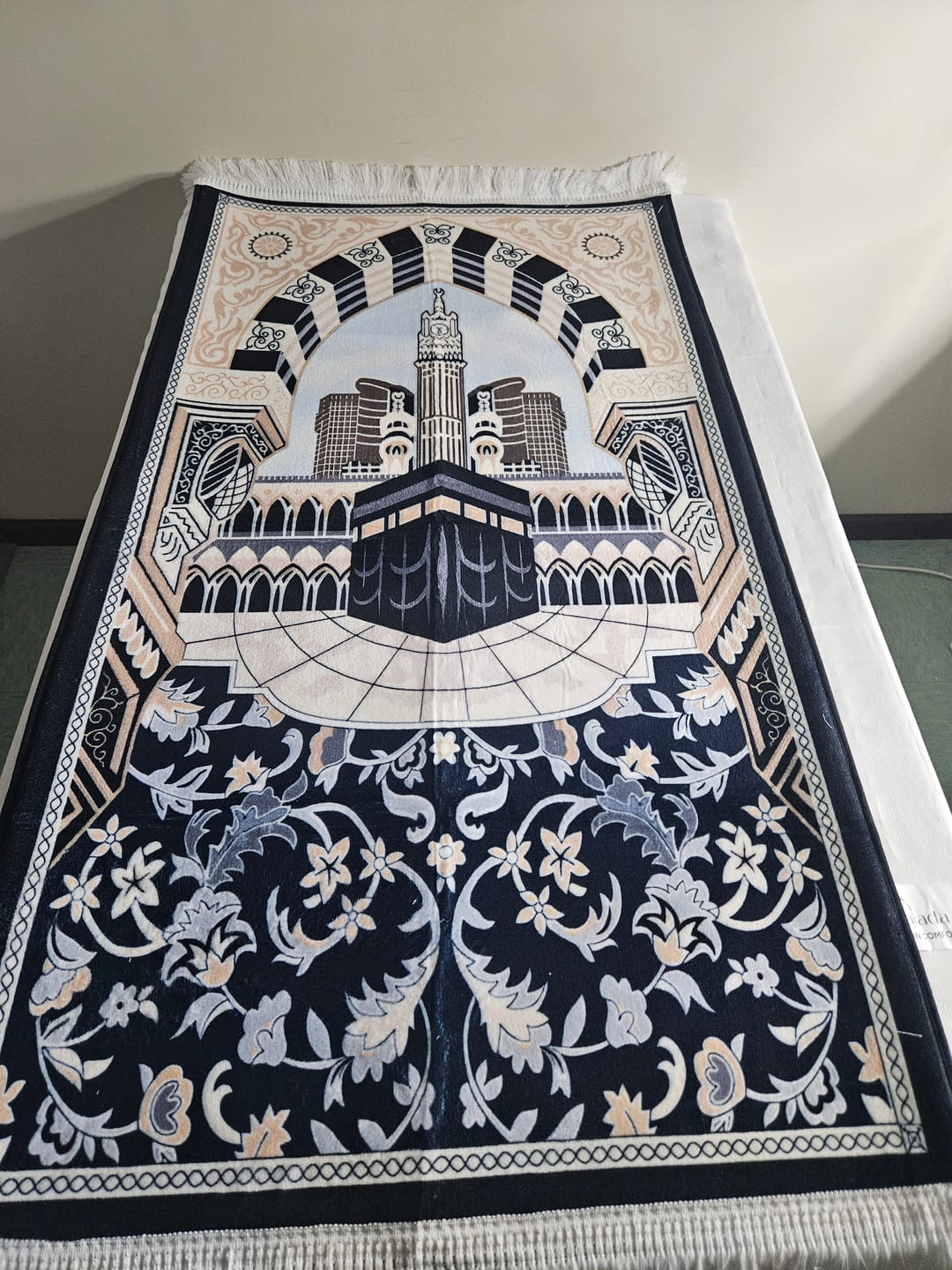 Customer photo review of Floral Kaaba  Padded Prayer Mat