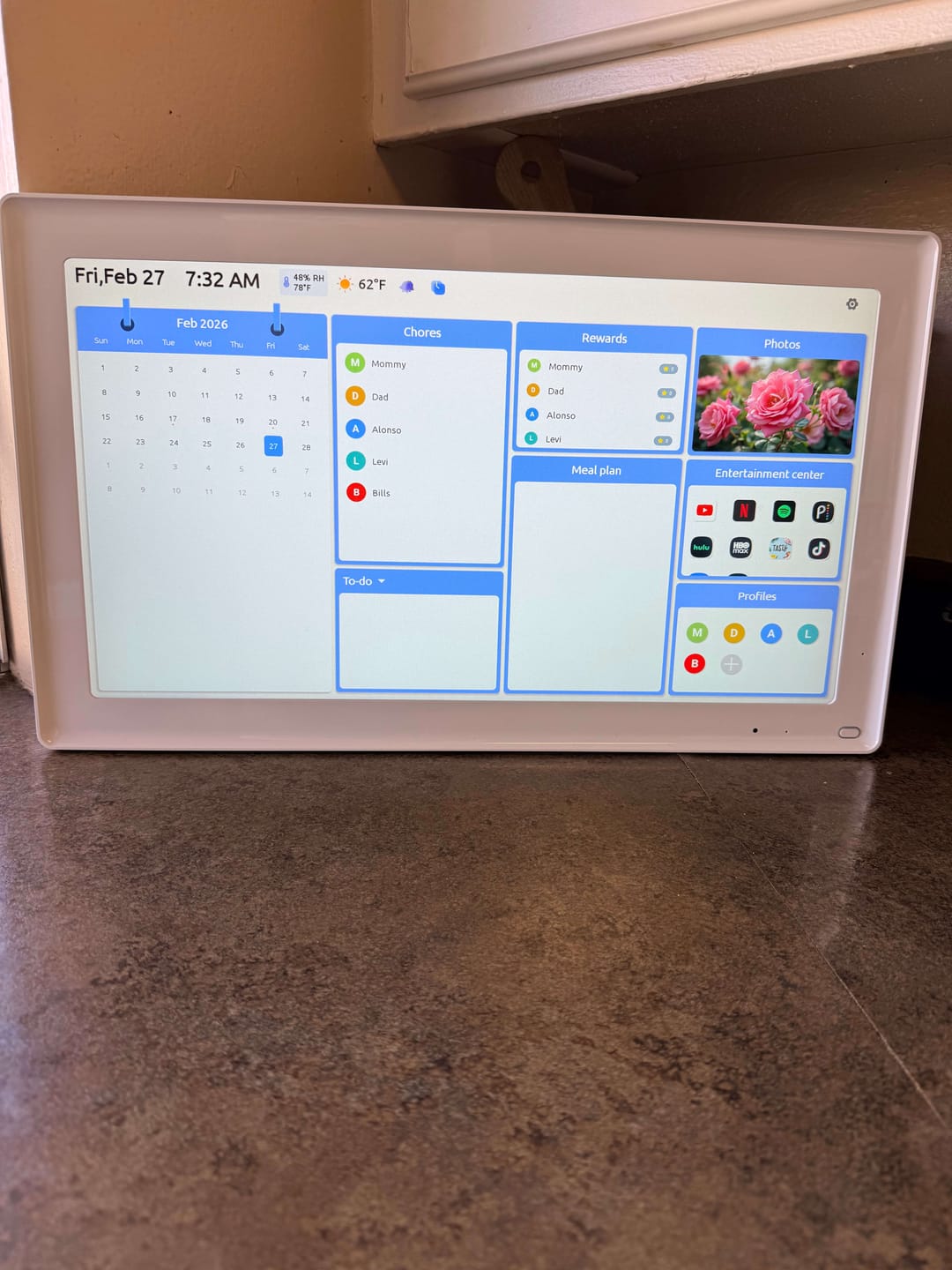 Customer photo review of Everblog 21.5" HomeCal Calendar