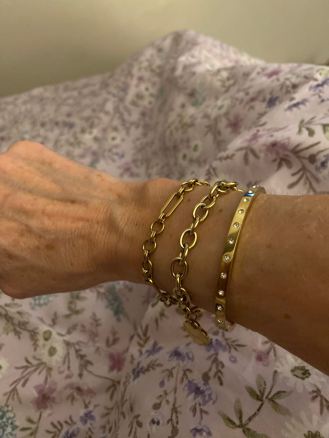 Customer photo review of Classic Chunky Engravable Heart Bracelet
