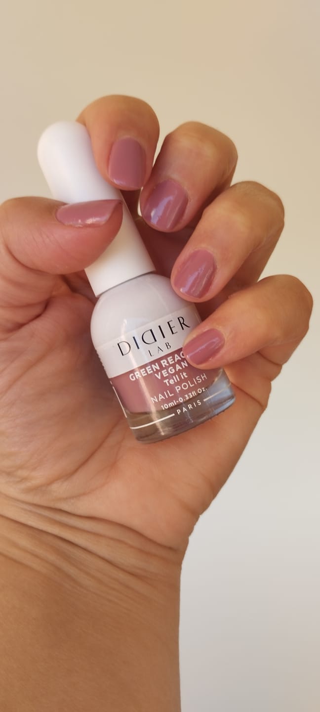 Customer photo review of Lac unghii Vegan - Tell it "Didier Lab”, 10ml