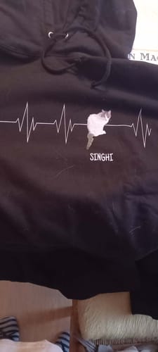 Customer photo review of Battement de cœur - Sweat à capuche personnalisé