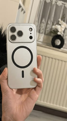 Customer photo review of iPhone Metal Case with Camera Guard