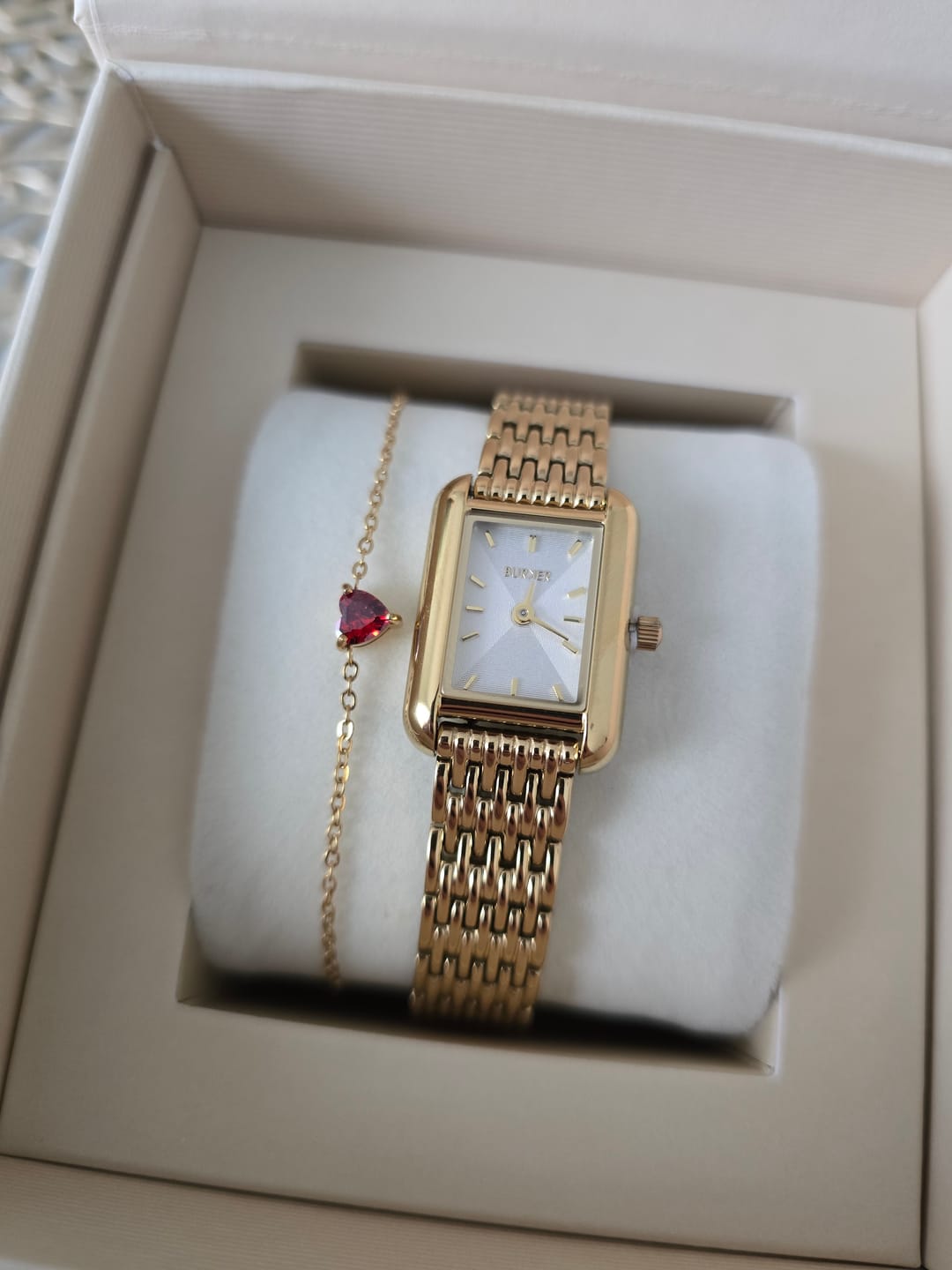 Customer photo review of Olivia Petite Gold White