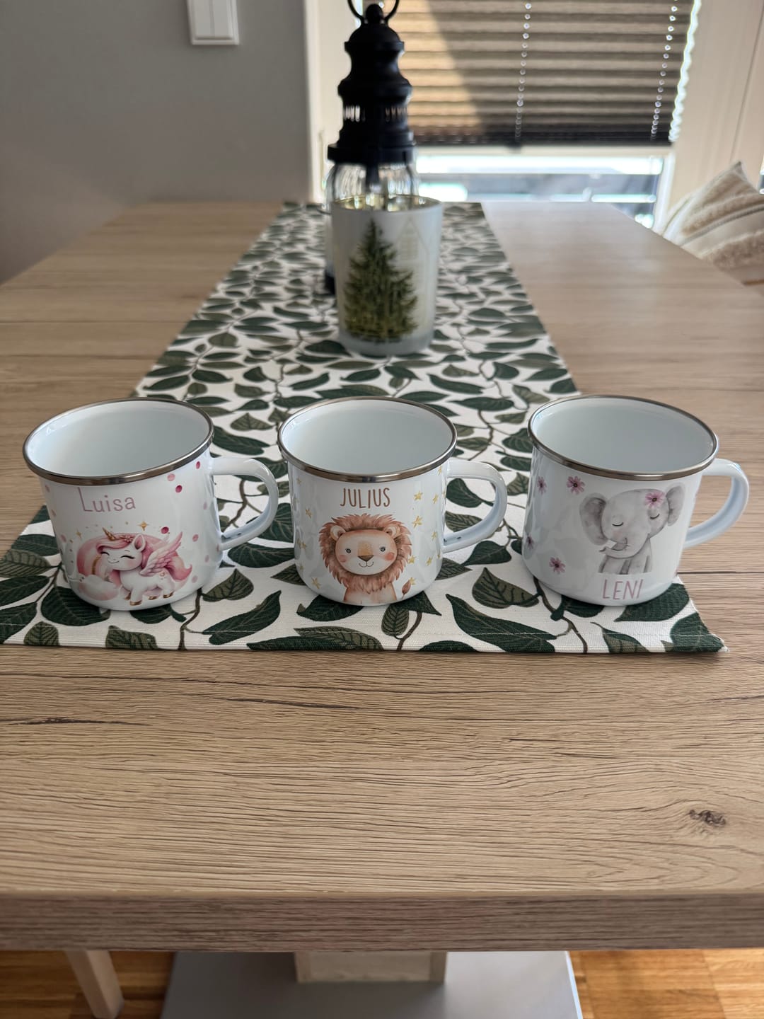 Customer photo review of Emaille Tasse personalisiert - Löwe mit Sternen