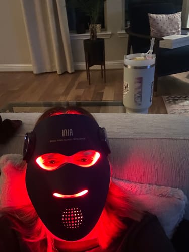 Customer photo review of INIA GLOW 4D 940nm Dual NIR Wireless LED Mask