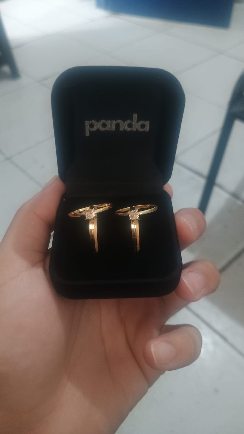 Customer photo review of Conjunto Alianças Banhada - Ouro 18K 3mm