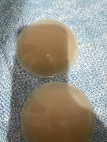 Reseña con foto de un cliente sobre Pezoneras Círculos sin Adhesivo