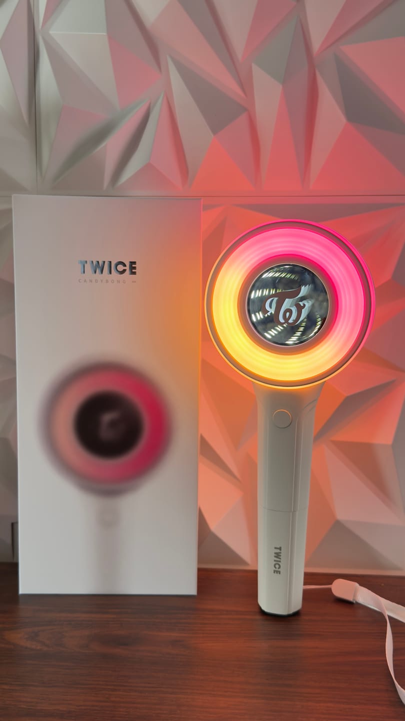 Customer photo review of [4TH PRE-ORDER] TWICE - CANDYBONG ∞ OFFICIAL LIGHT STICK