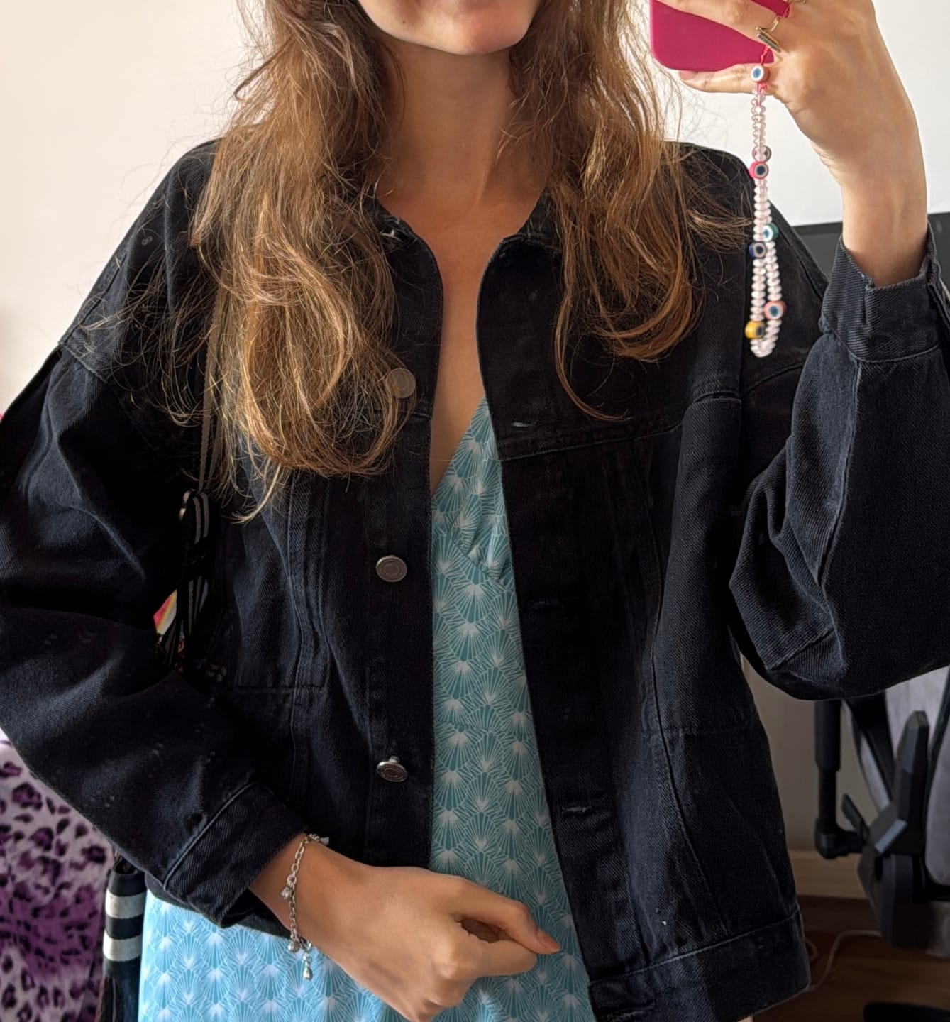 Customer photo review of Jaqueta Jeans Oversized Andiroba Preta