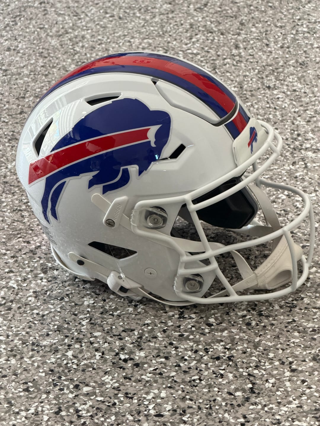 Customer photo review of Buffalo Bills Riddell SpeedFlex Authentic Helmet