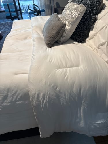 Customer photo review of MarshMellow Comforter
