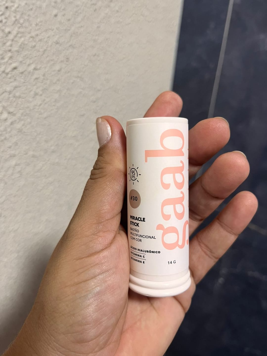 Customer photo review of Compre Bastão Multifuncional Miracle Stick, Ganhe Gel de Limpeza Facial