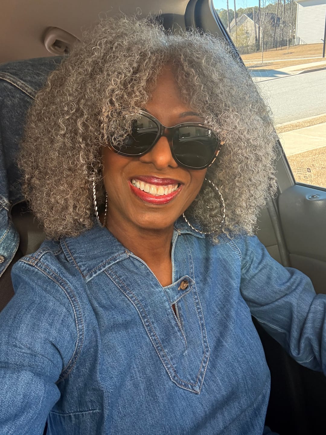 Customer photo review of Luvwin 5x5 Closure Salt & Pepper Burmese Curly Glueless Wig 100% Human Hair