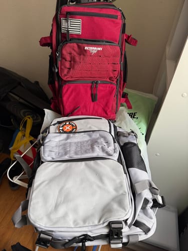 Customer photo review of Mochila Pro Series 45L Dark Red