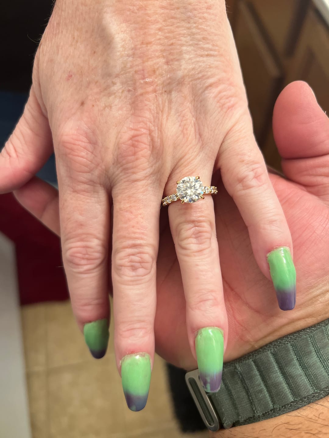 Customer photo review of Rodiffy Moissanite 2.0Ct~4.0 Ct Round Engagement Ring -4 Prong Setting