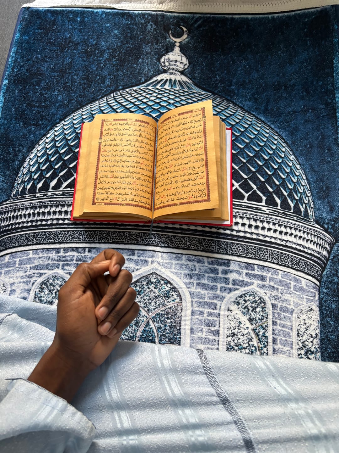 Customer photo review of Crystal Dome  Padded Prayer Mat
