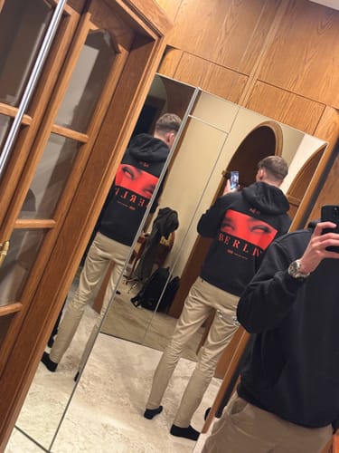 Customer photo review of Hell Berlin (Oversized Hoodie)