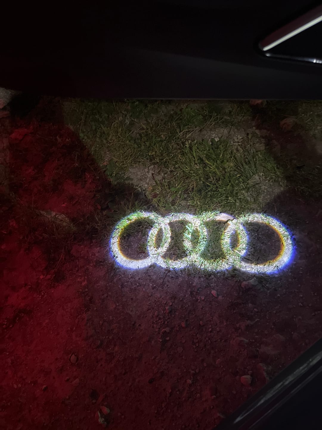Customer photo review of Projecteur Led Porte Logo Audi
