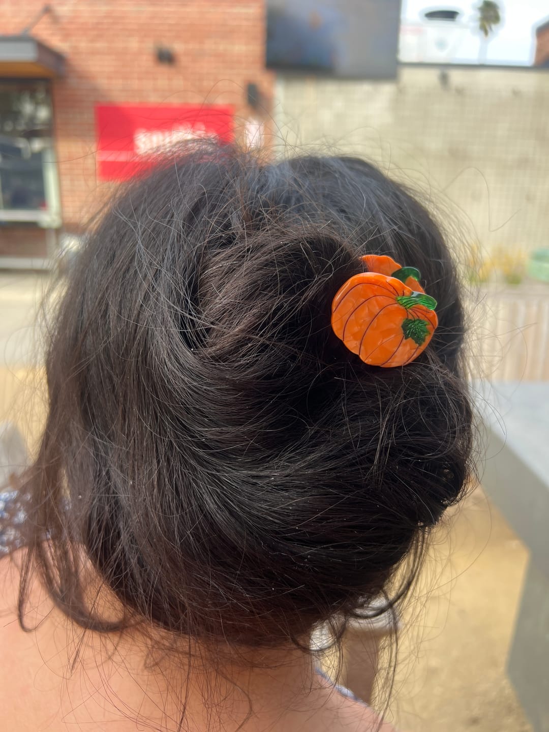 Customer photo review of Mini Pumpkin Hair Claw Clip