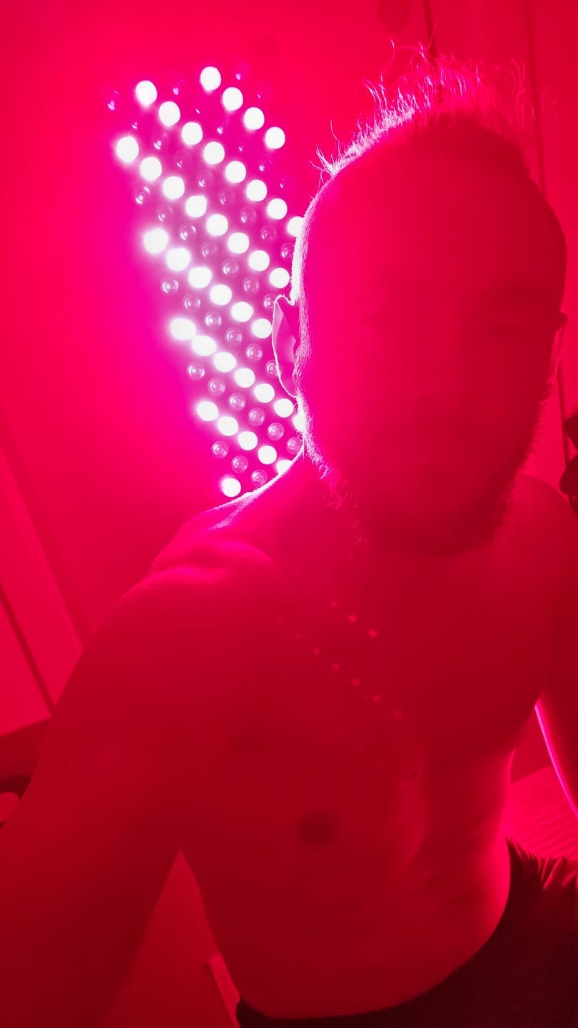 Customer photo review of Koanna® Luma1000™ – Powerful, Mid-Size Red Light Therapy Panel