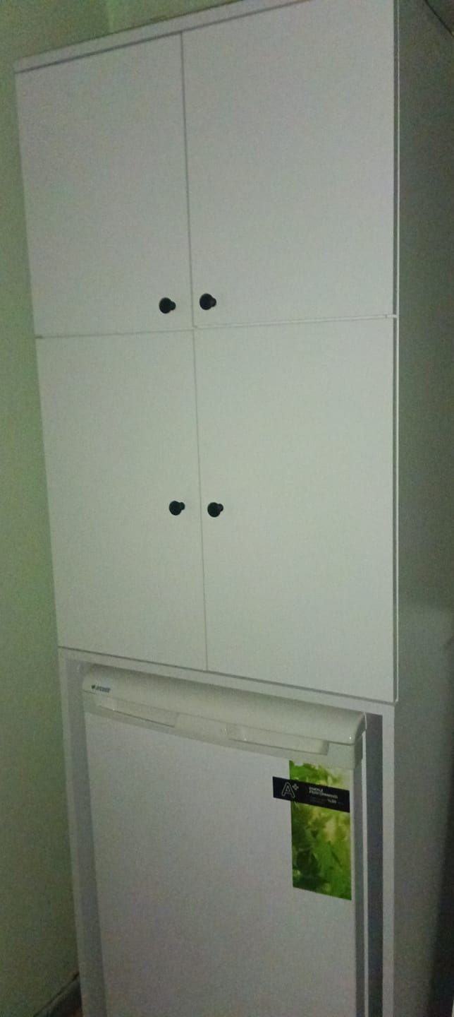 Customer photo review of Rani KD114 Çamaşır Makinesi Dolabı 4 Kapaklı 5 Raflı Banyo Dolabı Beyaz