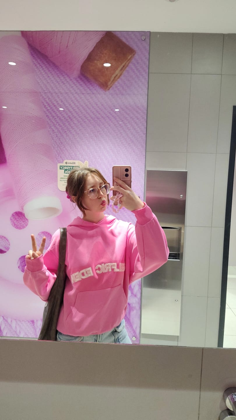 Customer photo review of Aelfric Eden Oversized Colorful Eden Star Pullover Hoodie