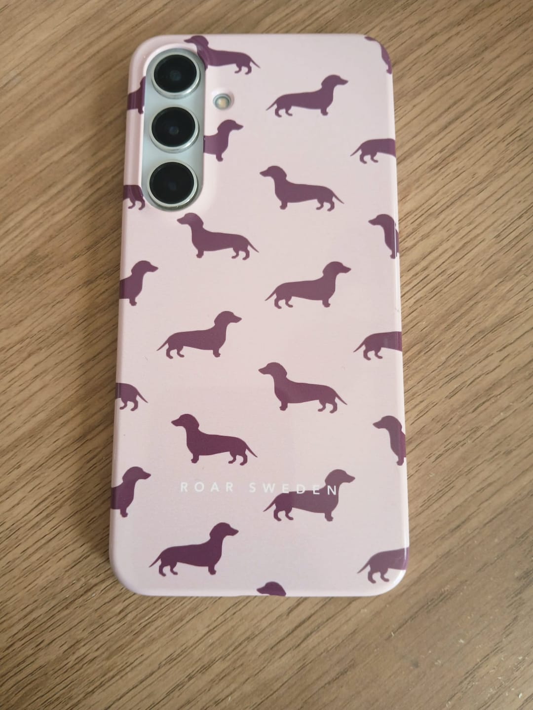 Customer photo review of Pink Dachshund - Slim case