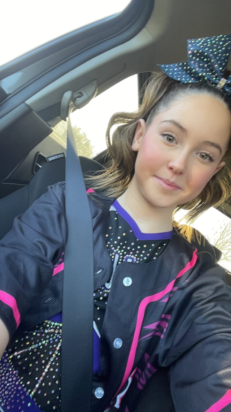 Customer photo review of Stranded Medium Wand Wave Clip-in Ponytail - Colour #8/10 Baby Bronde