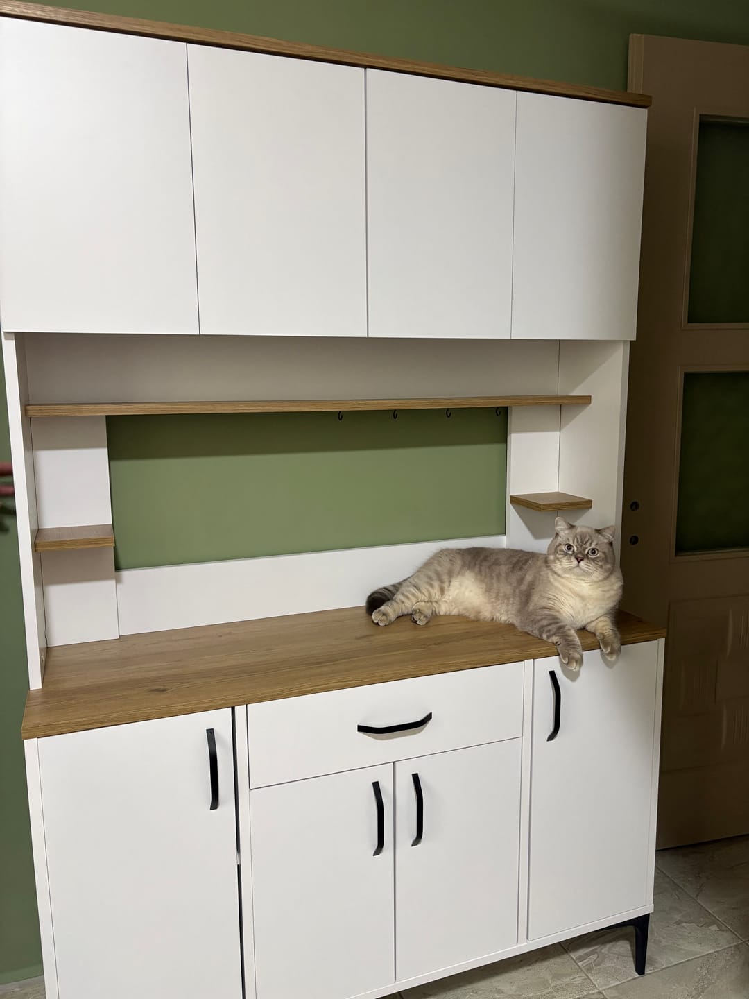 Customer photo review of Rani JE177 Çok Amaçlı Dolap 8 Kapaklı Raflı Kiler Mutfak Dolabı Sepet Ceviz - Beyaz