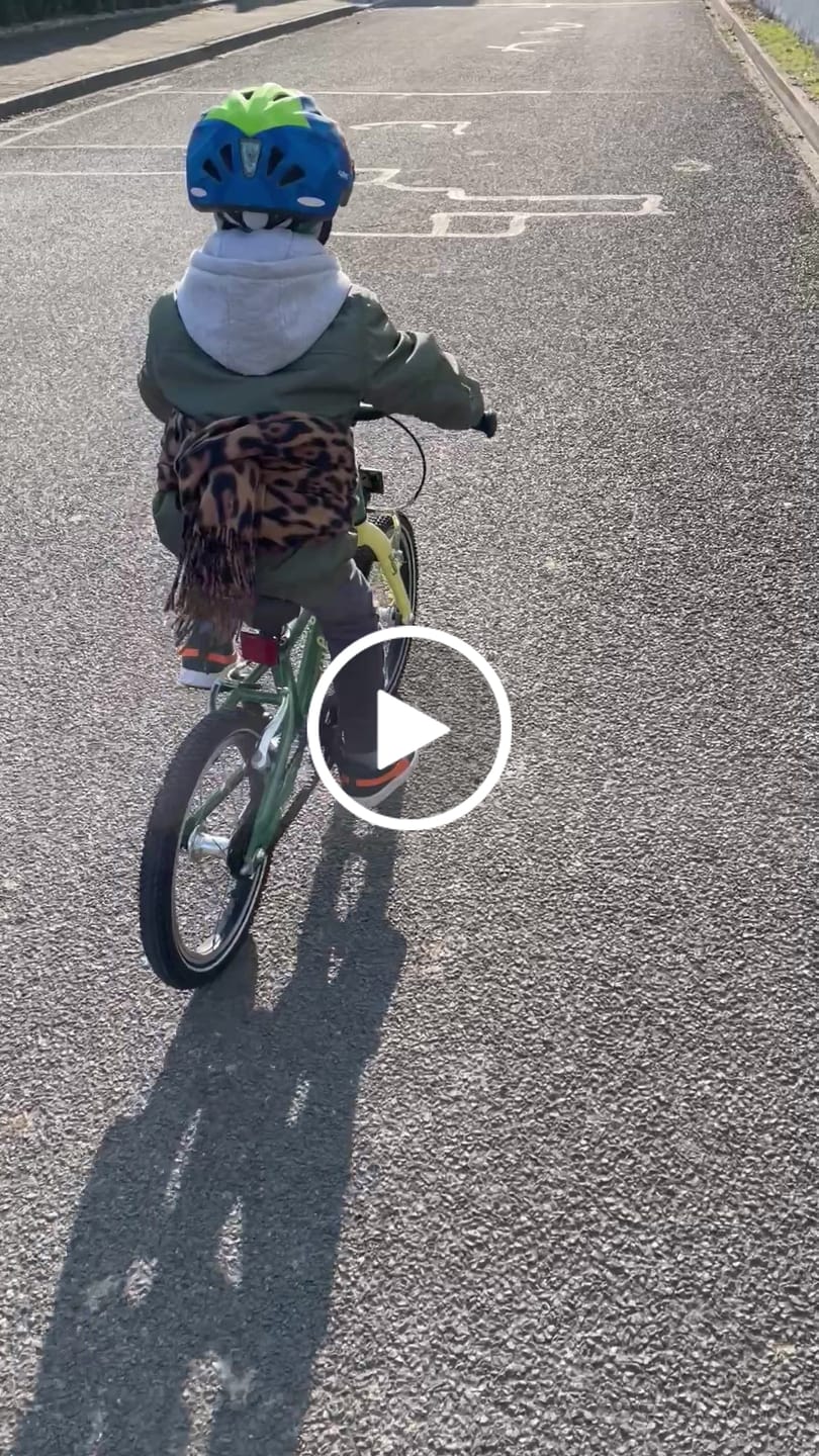 Customer video review of whizzy Kids XMAS Bike | JuniorCruiser 16'' Fahrrad Leichtgewicht