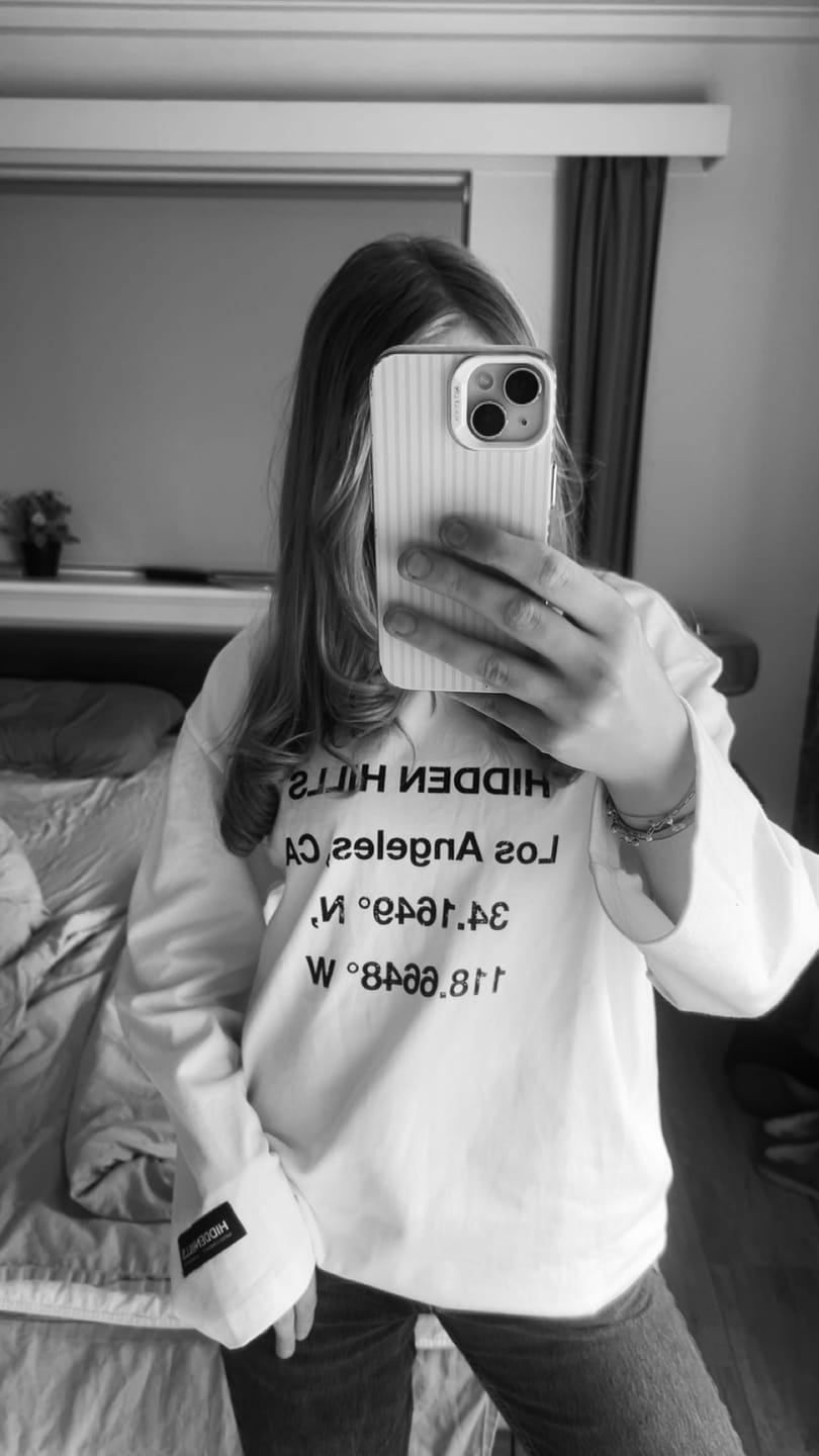 Customer photo review of VINTAGE LOGO LONGSLEEVE T-SHIRT WHITE