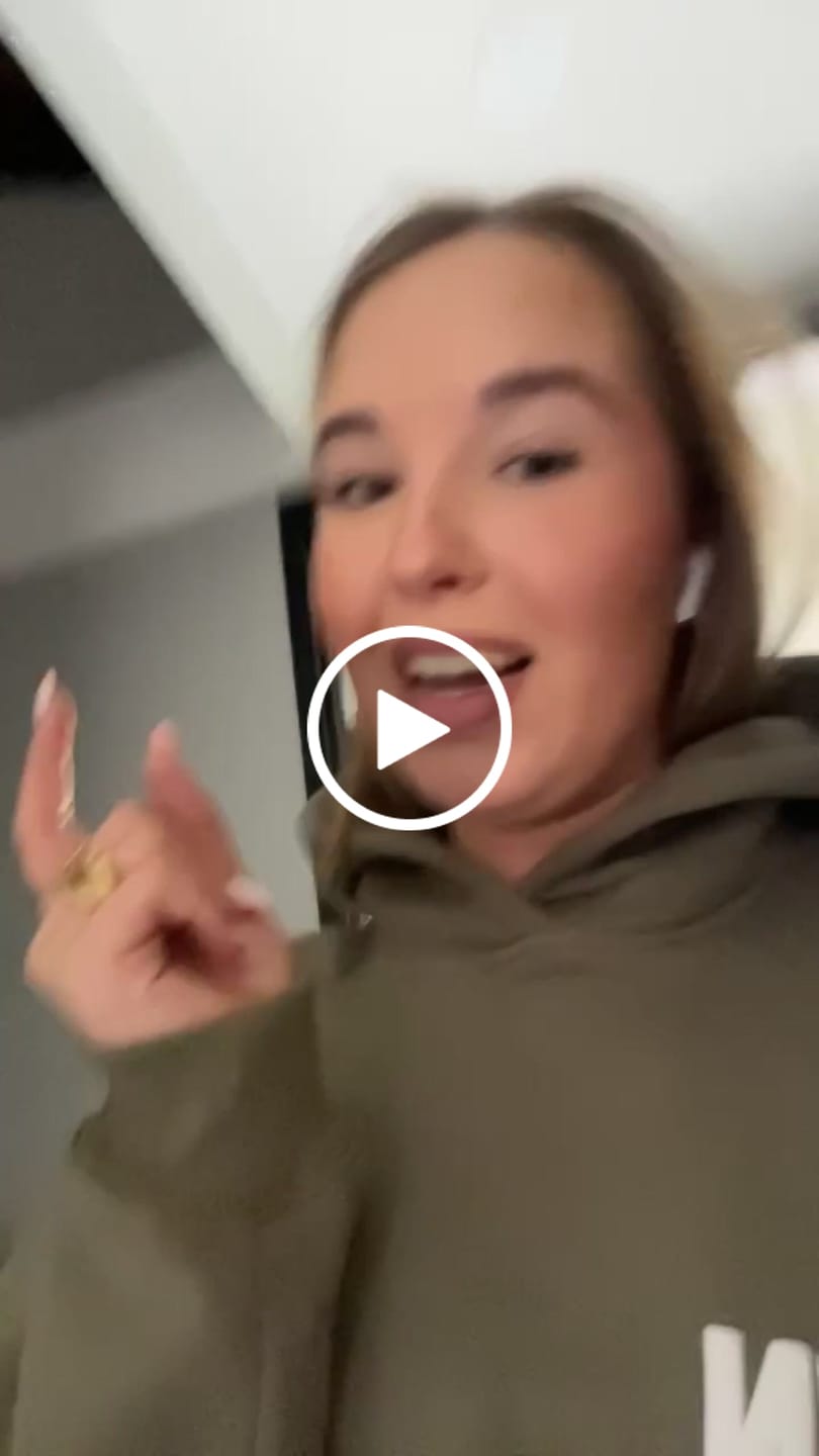 Customer video review of GATED COMMUNITY HOODIE SAGE