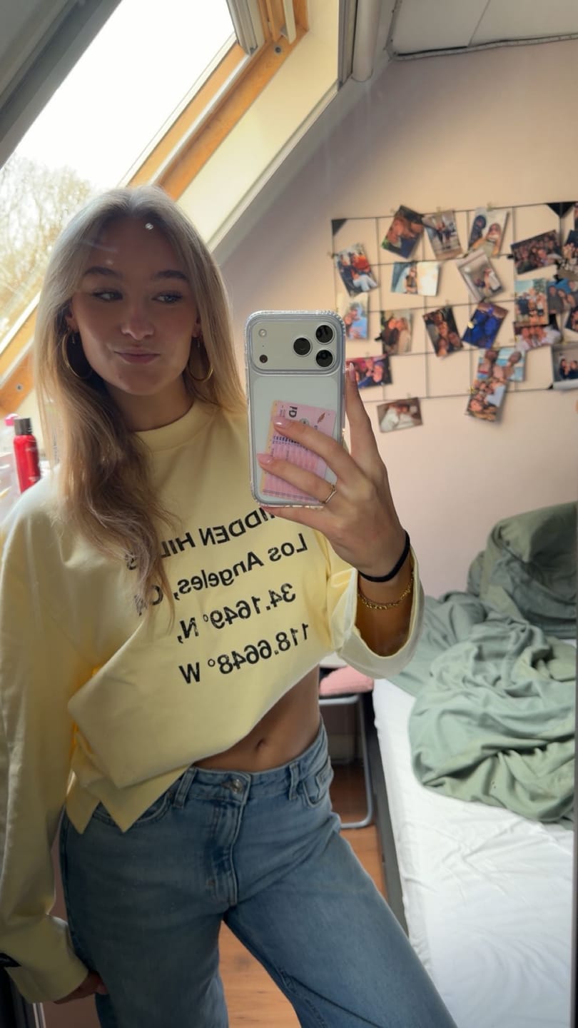 Customer photo review of VINTAGE LOGO LONGSLEEVE T-SHIRT BUTTER YELLOW