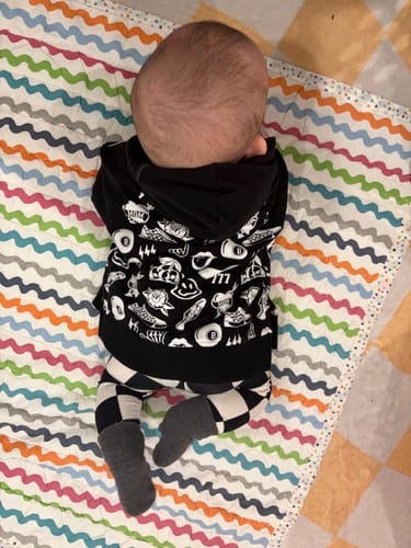 Customer photo review of Short Sleeve Hoodie in Cool Kid [Midnight Edition]