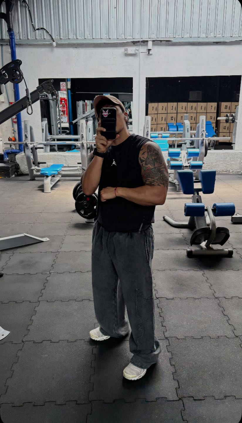 Customer photo review of 2099 - Batman Stealth Sweats