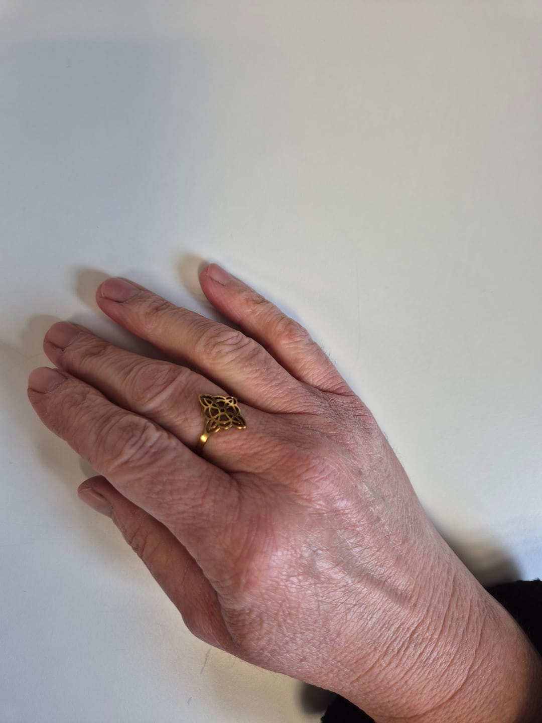 Customer photo review of Bague Ajustable "Protection Éternelle" - Noeud de Sorcière