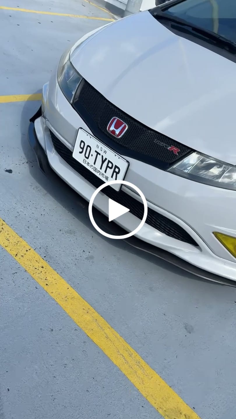 Customer video review of NSW Japanese (JDM) Licence Plate Custom Keychain 🇯🇵