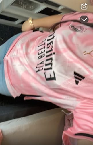 Customer photo review of 24-25 Real Madrid Pink Special