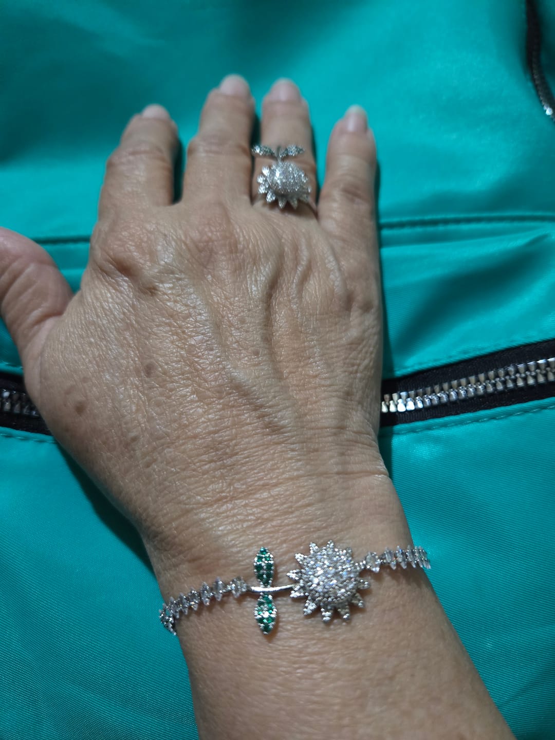 Customer photo review of Sortija Flor Giratoria