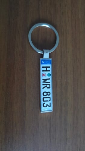 Customer photo review of Kennzeichen Schlüsselanhänger Mini Nummernschild Metall