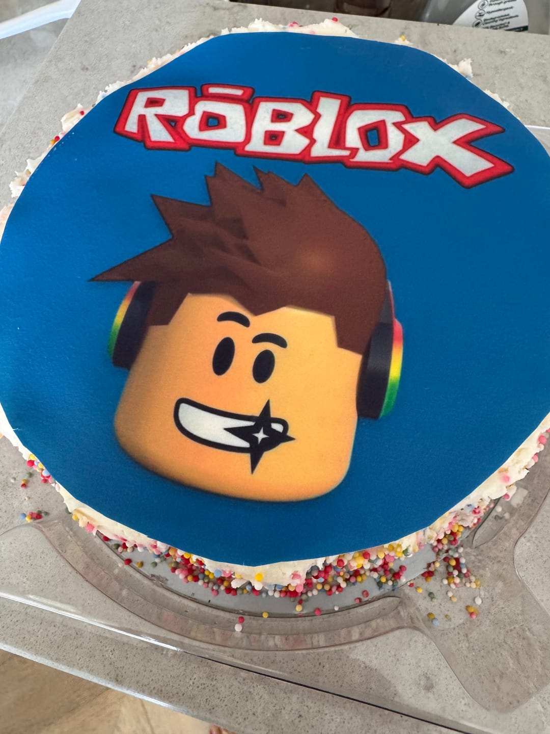 Customer photo review of 20 cm Pre-cut Circle Custom Edible Icing Image