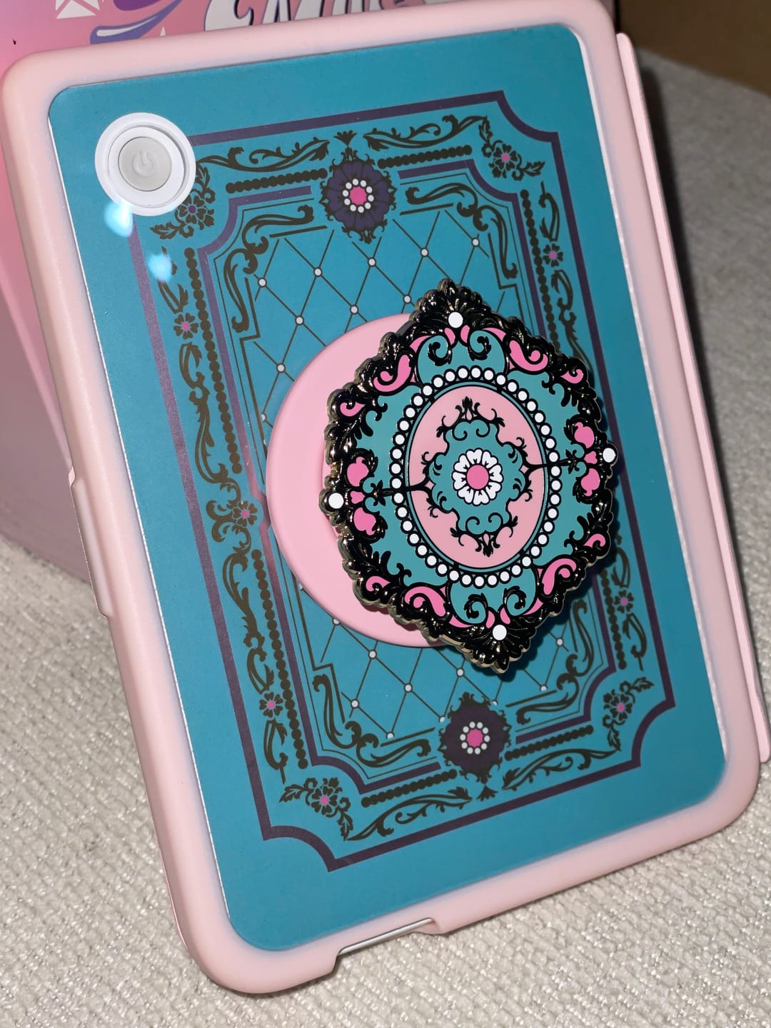 Customer photo review of Antoinette eReader Sticker Insert