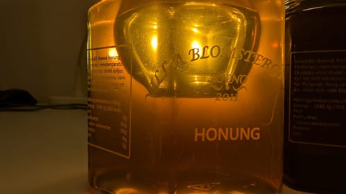 Customer photo review of 2 kg Svensk Honung – 3 Flytande Skogshonung + 1 LjungHonung + Honungspinne