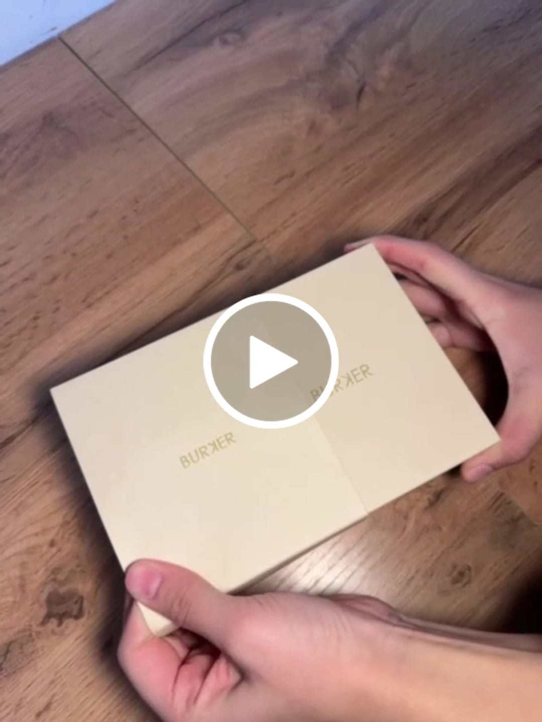 Customer video review of Isabell Gold Burgundy